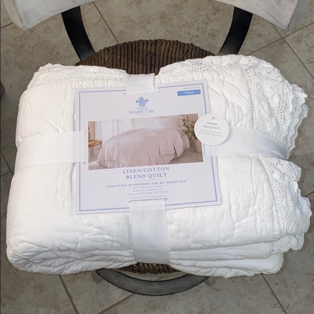 NWT Simply Shabby Chic Crochet Trim Linen Quilt - Picture 2 of 6